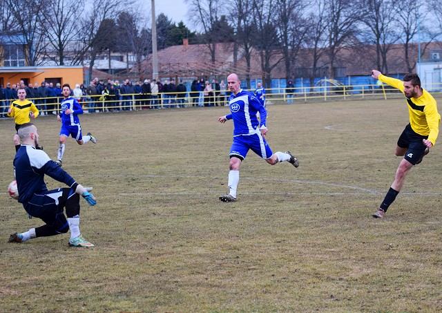 Futbal, 6. liga: Voderady vysoko vyhrali v Špačinciach, oblastné El Clasico pre Hornú Krupú