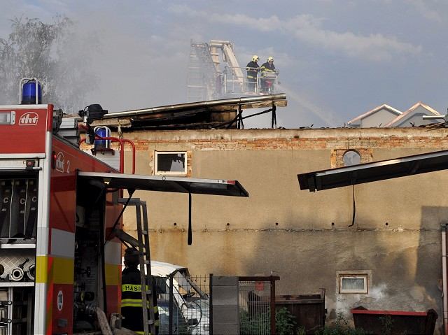 FOTO: V pivovari Sessler horelo, krajom sa prehnala ničivá búrka