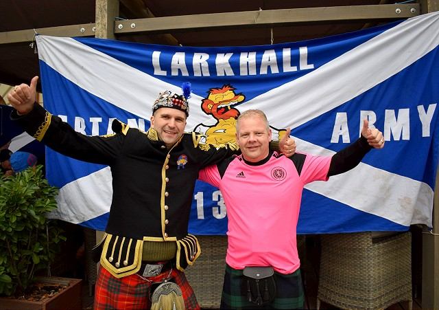 No Scotland, no party! Škóti obsadili centrum Trnavy, užívajú si predzápasové momenty