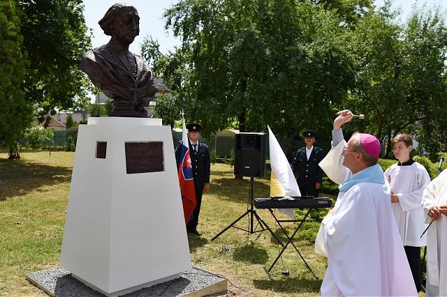 V Malženiciach odhalili bustu významnému rodákovi Alagovičovi