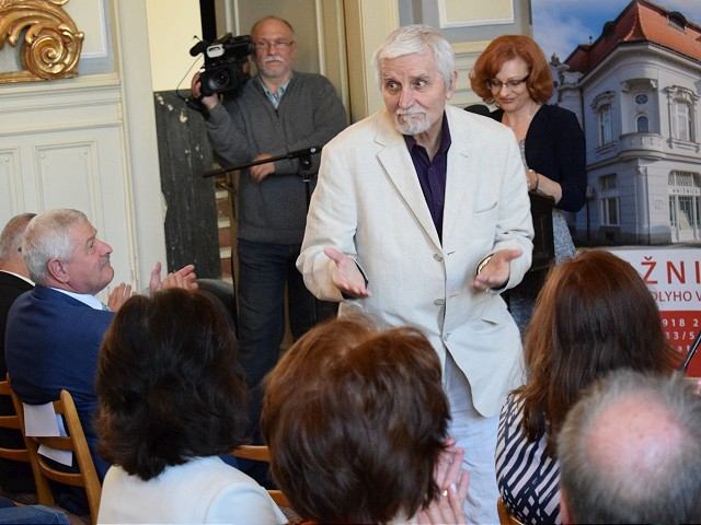 Zomrel politológ Michal Horský