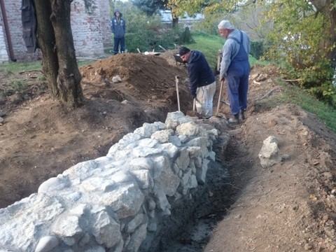 Obyvatelia Dolného Dubového zrevitalizovali parčík na počesť Jozefa Ignáca Bajzu