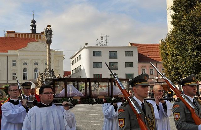 FOTO: Relikvie Košických mučeníkov niesli ulicami Trnavy