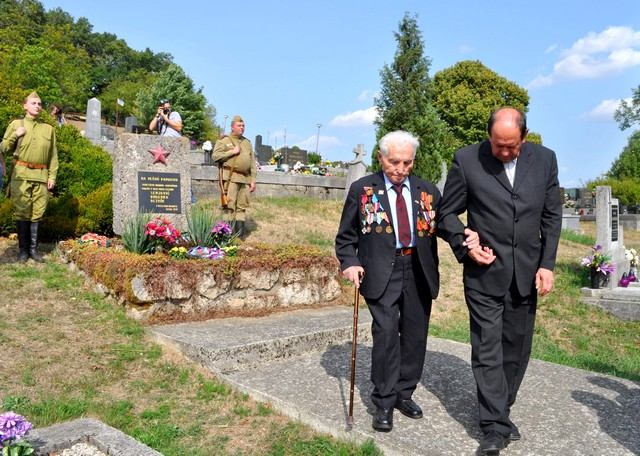 FOTO: Uctili si históriu, na križovatke partizánskych ciest spomínali na SNP
