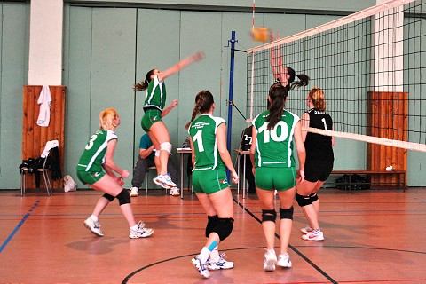 Trnavské volejbalistky prekvapujúco zakopli s Komjaticami