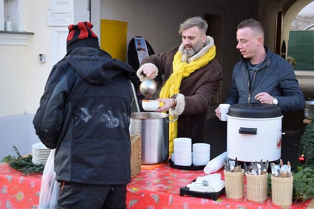 Vo Wetzlerovom dome ponúkli na Štedrý deň obed pre osamelých zdarma