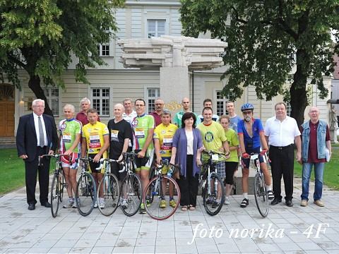 Po štyridsatich rokoch opäť sadli spoločne na bicykle, z Trnavy prešli až do Tatier!