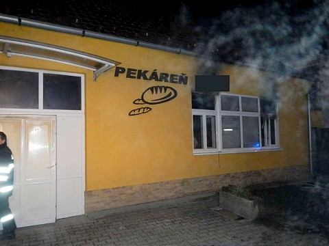 Požiar v Trstíne: Miestnu pekáreň niekto úmyselne podpálil