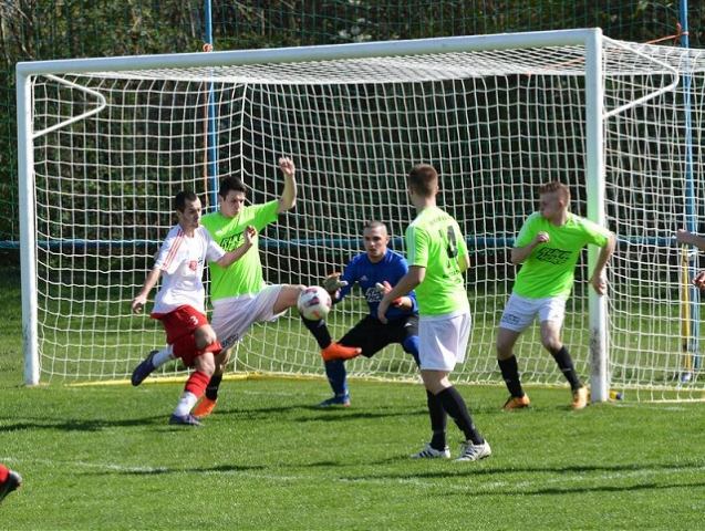 Futbal, 7. liga B: Piešťany strelili Kľačanom trinásť gólov, Pečeňady vyhrali v Ostrove