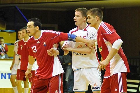 Kam za športom pred koncom roka? Na futbal, hádzanú či atletiku