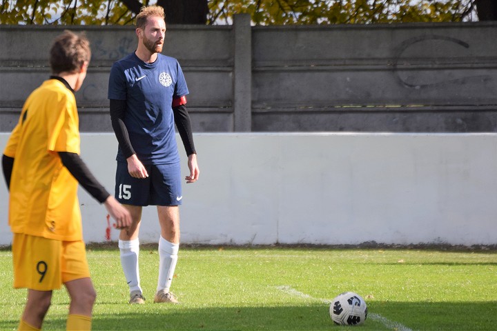 Futbal, 8. ligy A, B: Béčko Brestovian strelilo 9 gólov, Šulekovo ďalej víťazí