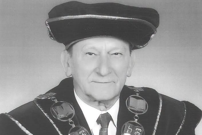 Zomrel bývalý rektor UCM Eduard Kostolanský, stál pri zrode univerzity