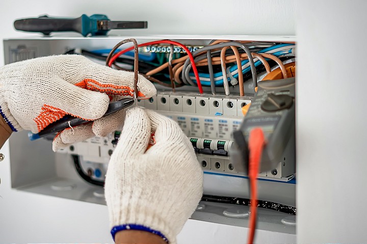 Ako na bezpečnú elektroinštaláciu doma aj v práci