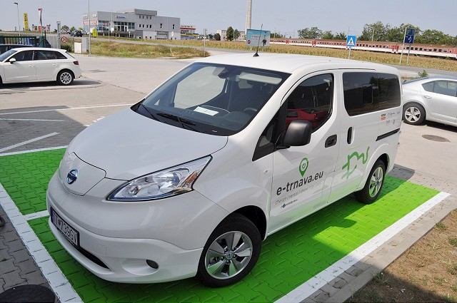 Trnava ide ekologickou cestou, v meste bude deväť nabíjacích staníc pre elektromobily