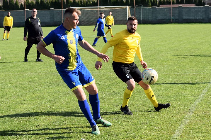 Futbal, 6. liga: Majcichov remizoval, Červeník sa doťahuje, dráma v Bučanoch