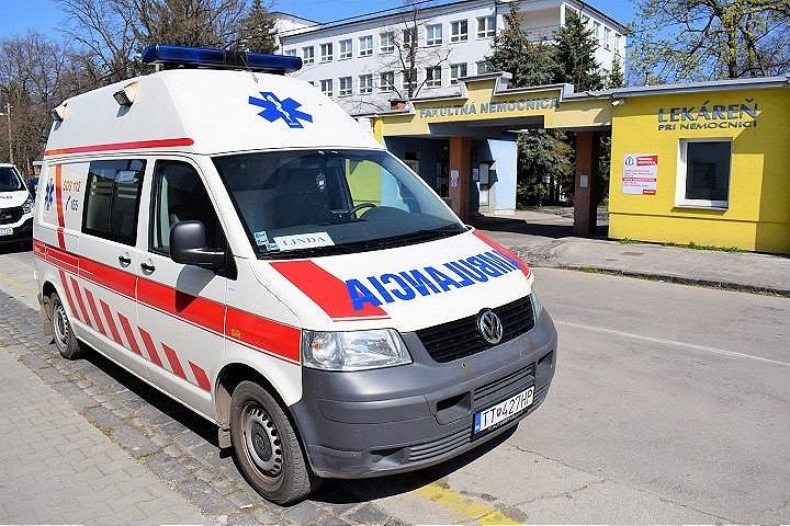 Vo Fakultnej nemocnici v Trnave zomreli ďalší štyria muži na COVID-19