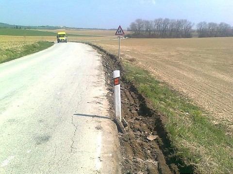 Cestu medzi Naháčom a Trstínom zrekonštruujú za 792 tisíc eur