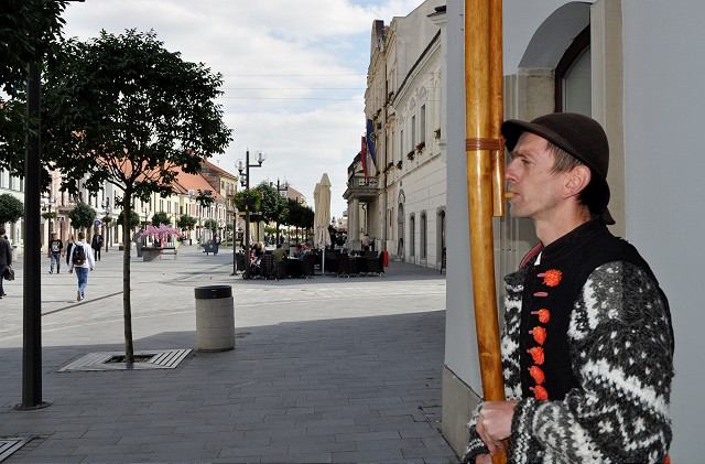 Na letných terasách v centre Trnavy bude opäť hrať hudba