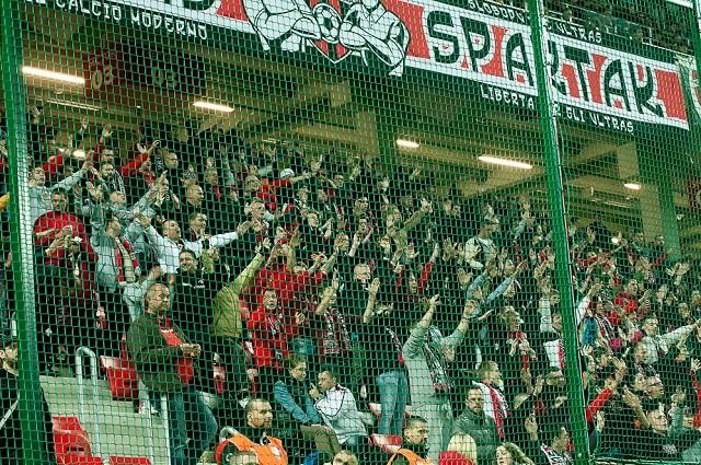 Dopravu v Trnave čaká náročný piatok, do mesta prídu vyznávači futbalu a cirkevných podujatí