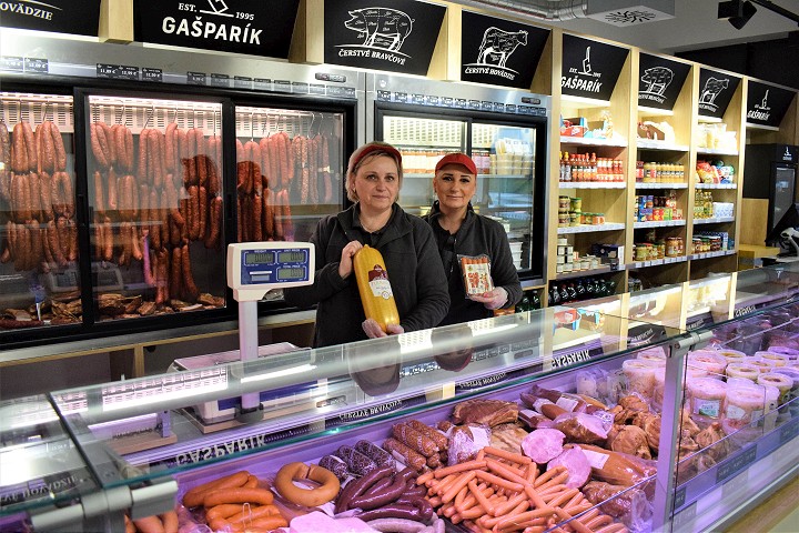 Gašparík otvoril v OC Island novú predajňu s moderným konceptom