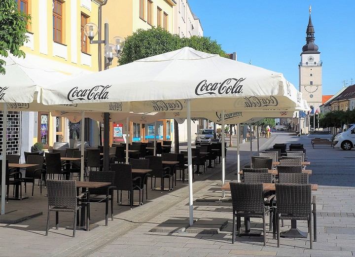Možnosť mať zimnú terasu využilo v Trnave zatiaľ 15 gastropodnikov
