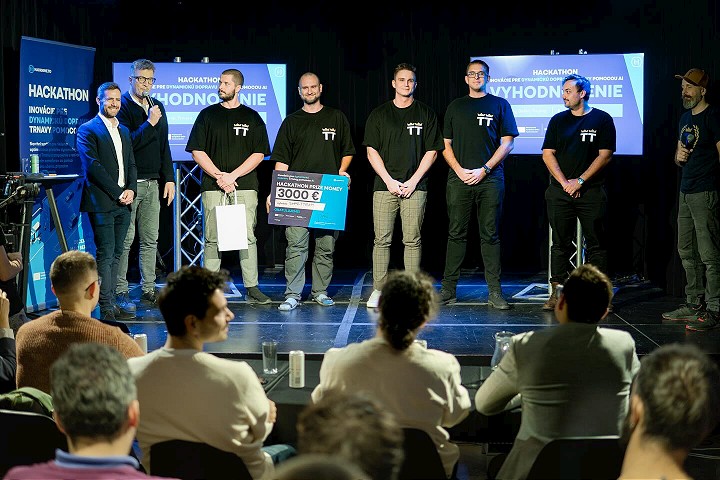 Z hackathonu vzišiel koncept, ktorý by mohol pomôcť Trnave optimalizovať dopravu