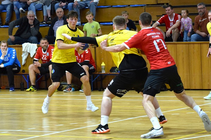 Trnavskí hádzanári vyhrali nad Vajnormi, čaká ich domáci súboj s Pezinkom