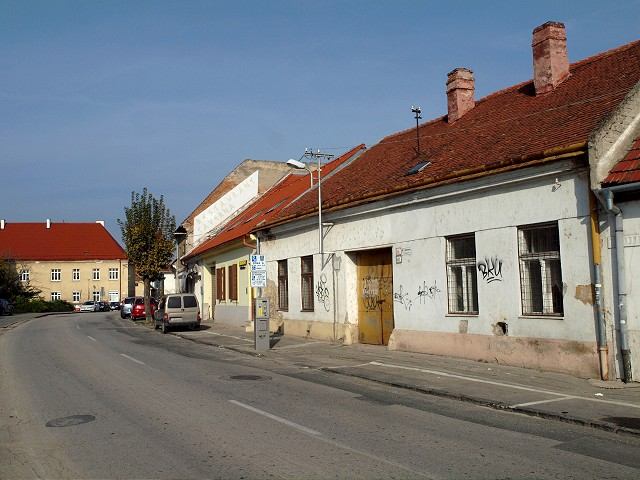 Trnavská radnica ponúka na predaj dve historické budovy