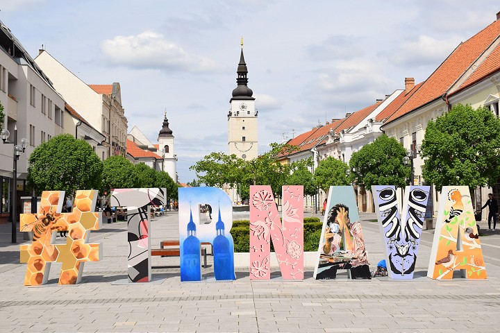 V sobotu sa na pešiu zónu opäť vráti nápis #TRNAVA