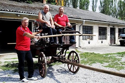 Hasičská rarita: Má poldruha storočia a stále dostrekne ďaleko