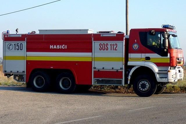 Hasiči zasahovali v zadymenej bytovke na Golianovej ulici v Trnave