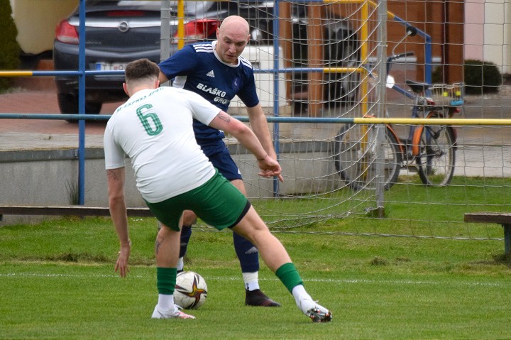 Futbal, 8. liga A: Béčko Bolerázu zaskočilo Zeleneč, Dechtice zdolali Sláviu