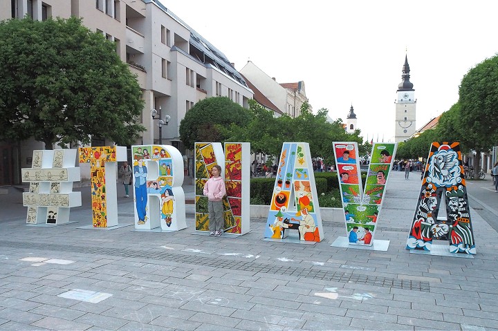 FOTO: Nápis #TRNAVA je už deviaty rok súčasťou pešej zóny