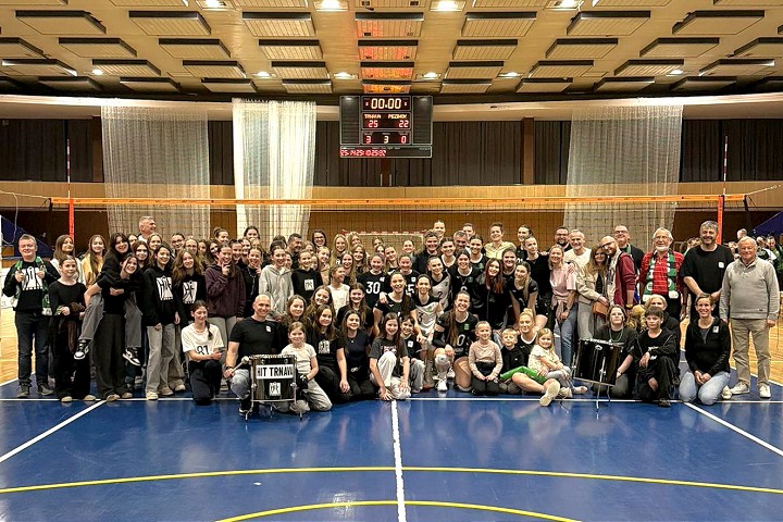 Volejbalistky skončili na siedmom mieste, pre fanúšikov napiekli dobroty
