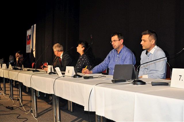Hlohovec vstúpi do rozpočtového provizória, väčšina poslancov neprišla na rokovanie