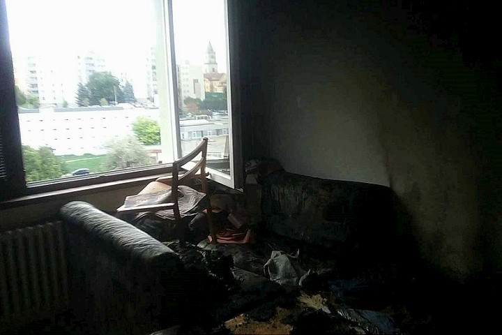 V Hlohovci mali tragický požiar, v Dolnom Dubovom unikal po havárii plyn