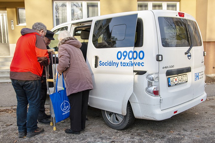 Piešťany budú mať sociálny taxík, odvezie seniorov alebo ľudí s pohybovými problémami