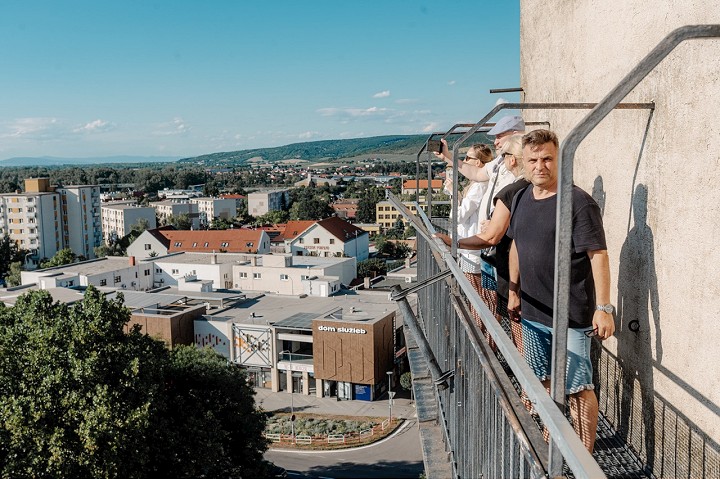 Výletné autobusy z Piešťan odvezú turistov do Hlohovca, do Vrbového aj Chtelnice