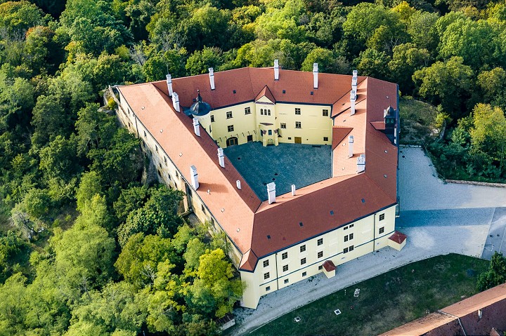 Hlohovec bude pokračovať v obnove svojho zámku, na rade je druhé podlažie