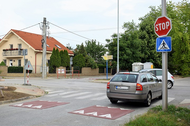 Na Ulicu Jána Hlubíka inštalovali v dvoch smeroch spomaľovacie prahy