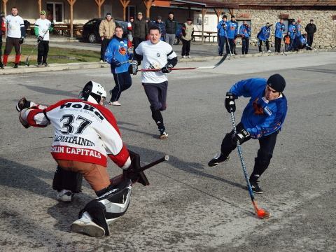 Kátlovská KHL: V súboji Colorada s Rangers sa poriadne iskrilo