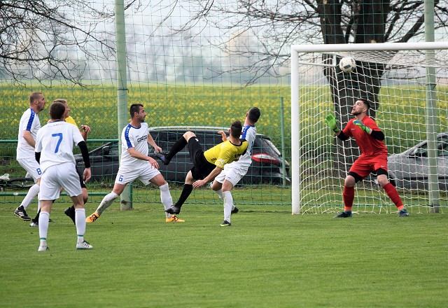 Futbal, 5. liga: Horná Krupá zdolala Špačince, Horné Orešany porazili Holíč