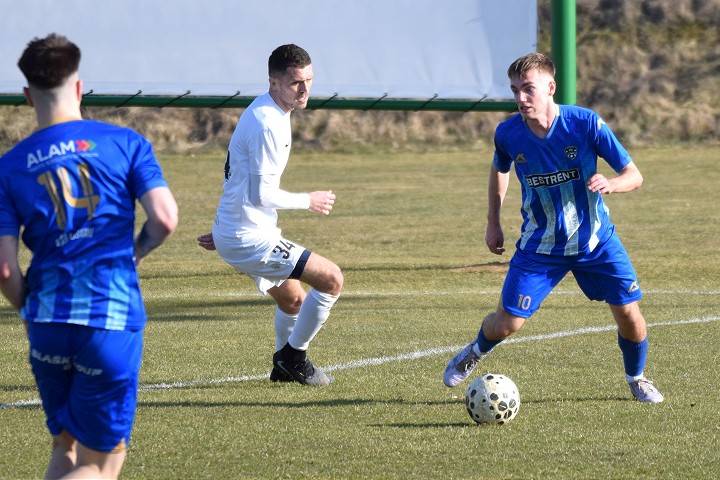 Kam za futbalom? Spartak hrá dva zápasy, turnaje budú v Hornej Krupej i Siladiciach