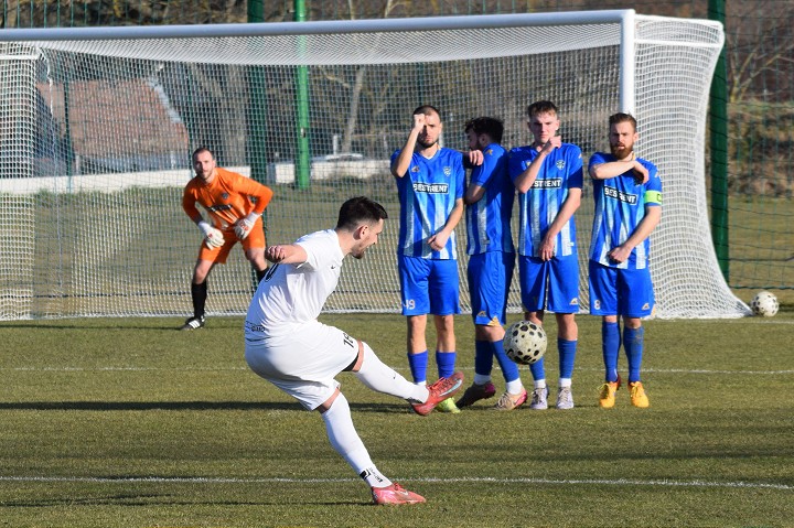 Futbal, 4. liga: Horná Krupá potrápila Nitru, Boleráz otočil zápas s Imeľom