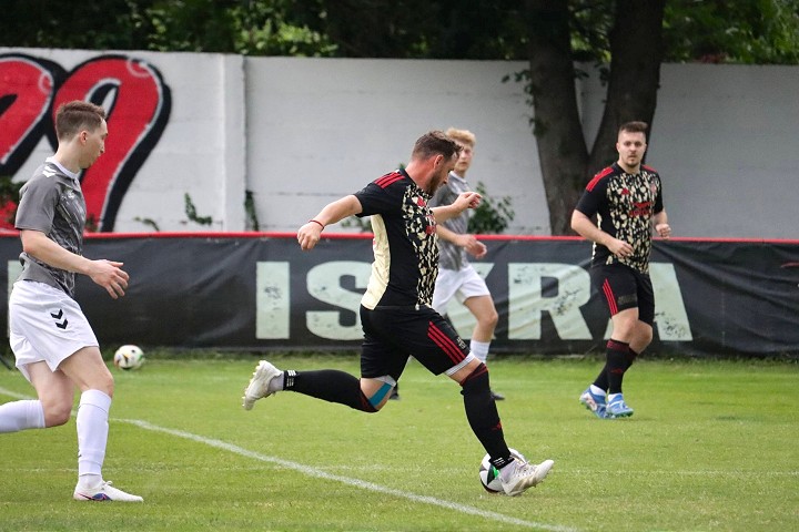 Futbal, 5. a 6. liga: Cífer vyhral tradičným výsledkom, Horné Orešany zabrali tiež