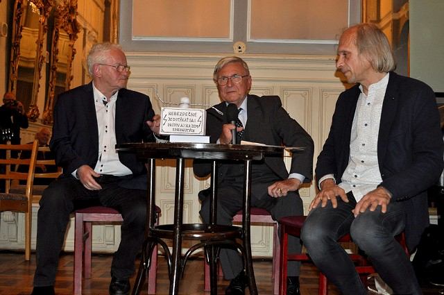 Mečiarov blízky spolupracovník Arpád Matejka napísal knihu, ako sa dotýkal moci