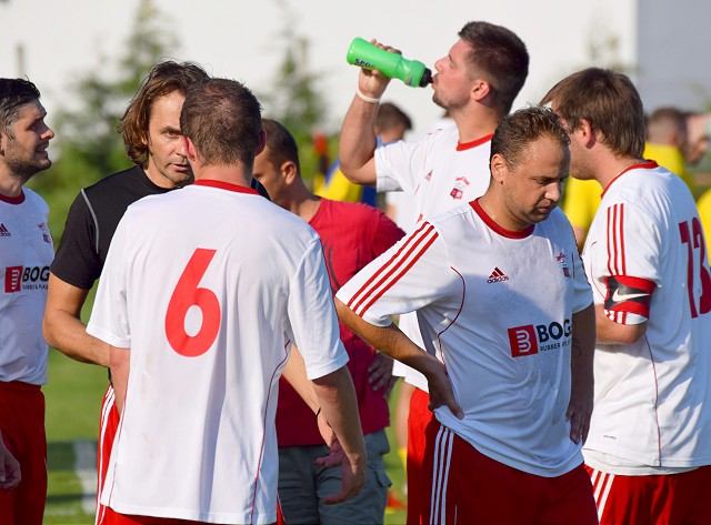 Futbalová glosa: Naháč je na kopci, prosby sa skôr dostanú do neba