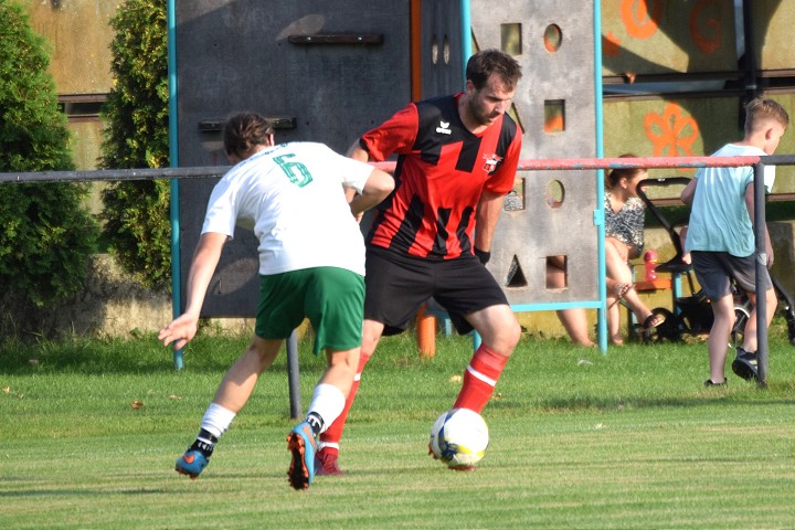 Kam za futbalom? O záchranu na diaľku bojujú Dolné Orešany, Smolenice a Hrnčiarovce