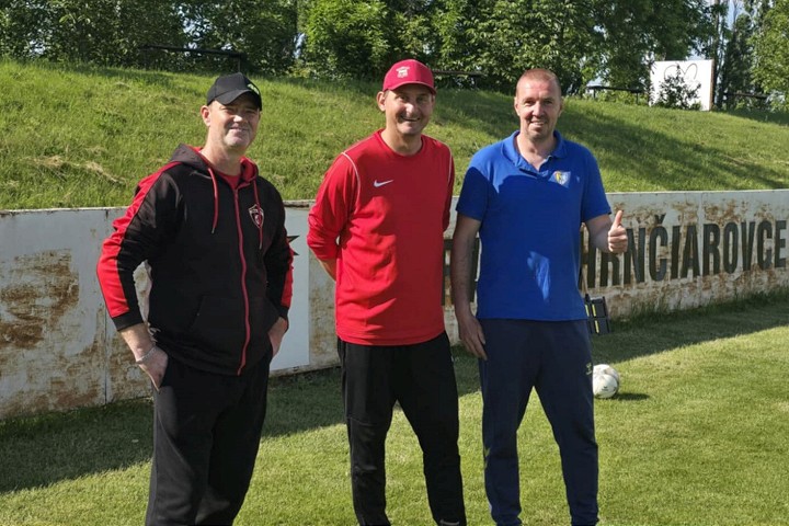 Futbalová glosa: Obloha sa otvorila a z jasného neba šupa medzi oči