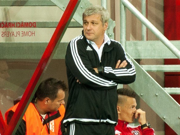 Hucko pripravuje andelov na zápas v Trenčíne aj na umelej tráve v Senci